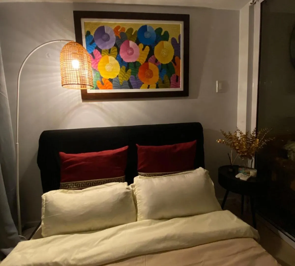 Cozy Escape Staycation Near Sm Bicutan Manila