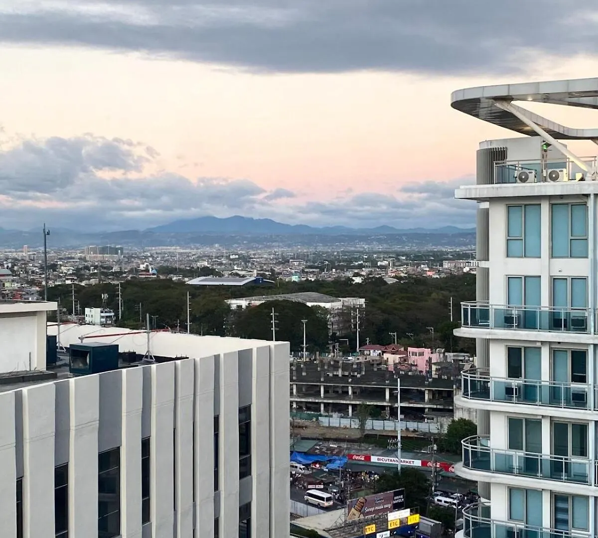 Apartment Cozy Escape Staycation Near Sm Bicutan Manila
